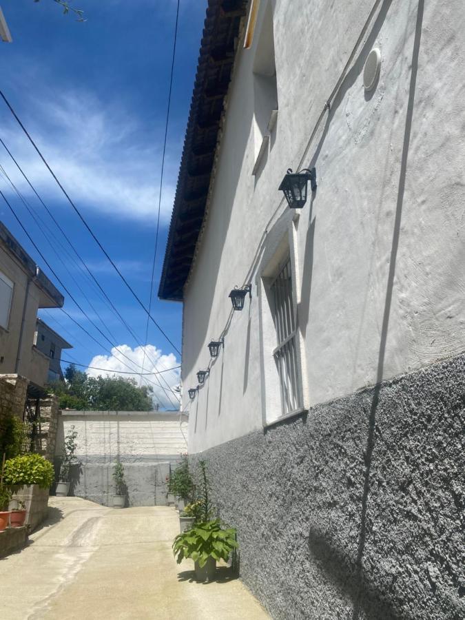 Yuri Guest House Gjirokastër Exterior foto